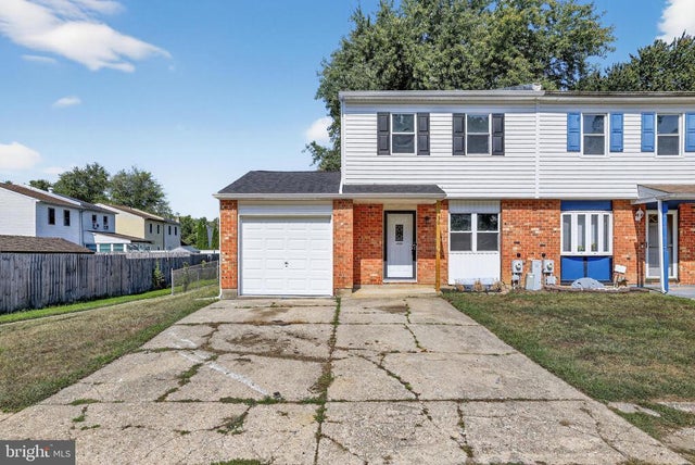 30 Bradley Dr, Newark