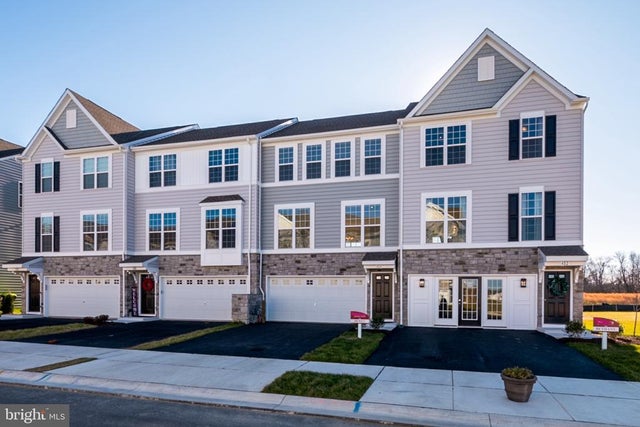 206 Case Rd, Townsend