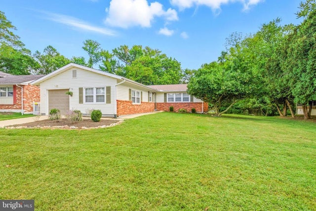 2623 E Riding Dr, Wilmington