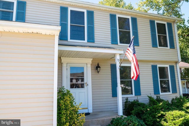 13 Christina Woods Ct, Newark