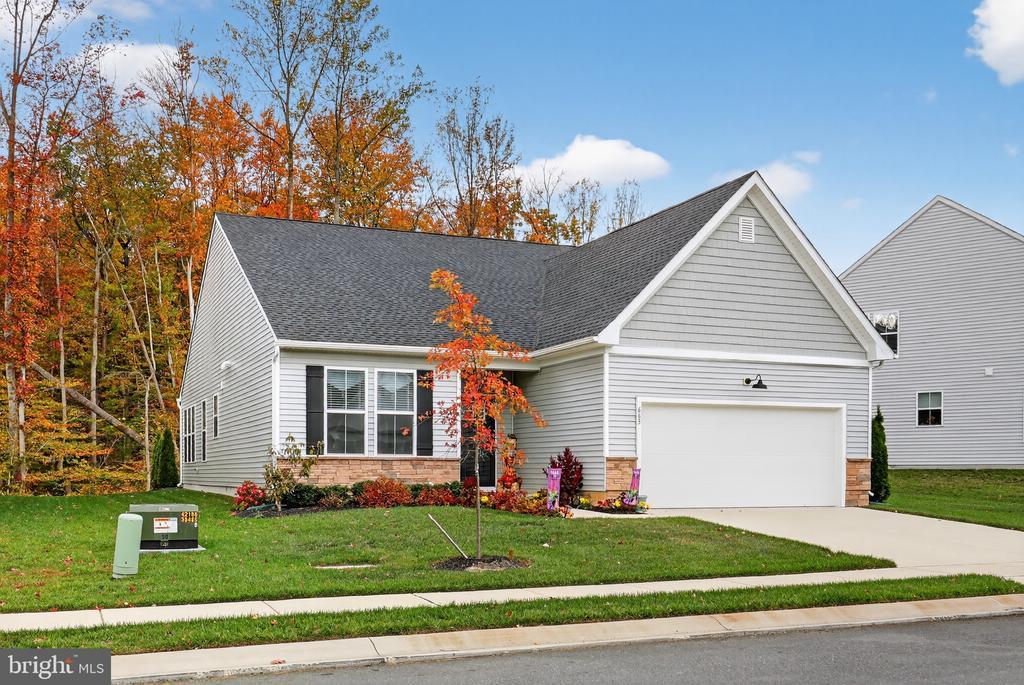 663 Mayfield Falls Dr, NEWARK