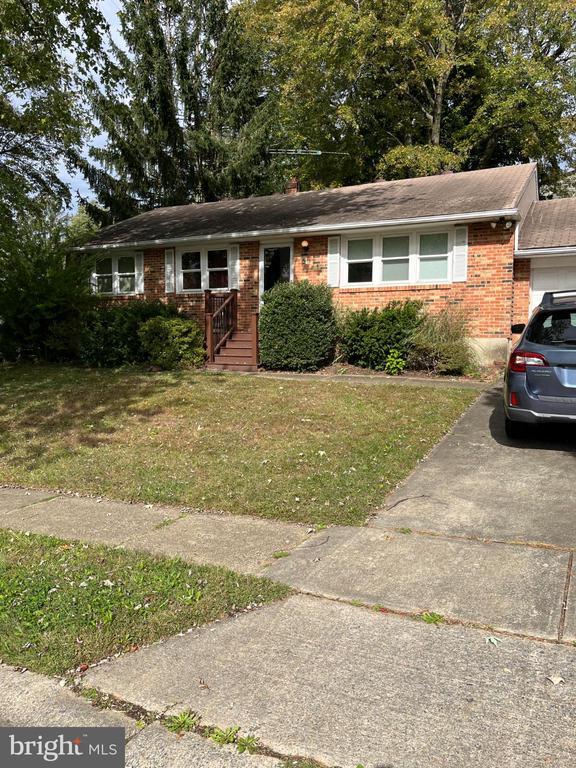 4 Vansant Rd, Newark