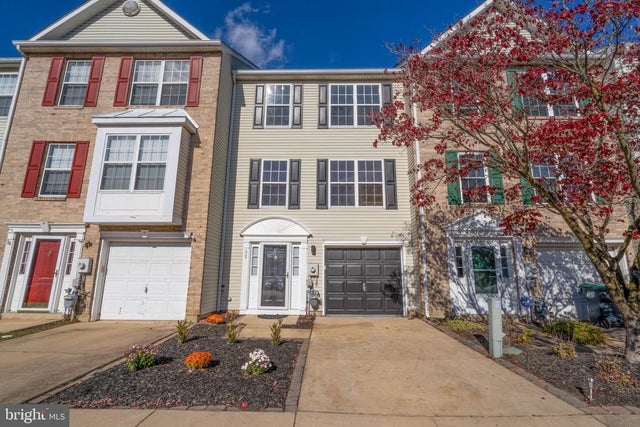 32 Chambord Dr, Newark