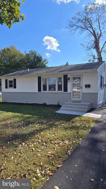 8 Redding Cir, Middletown
