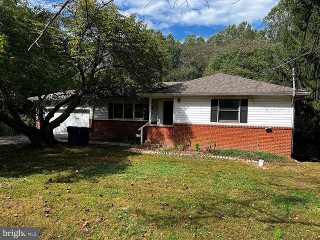 355 Wedgewood Rd, Newark