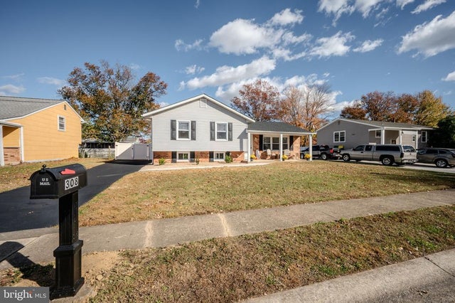 308 Deerfield Rd, Newark