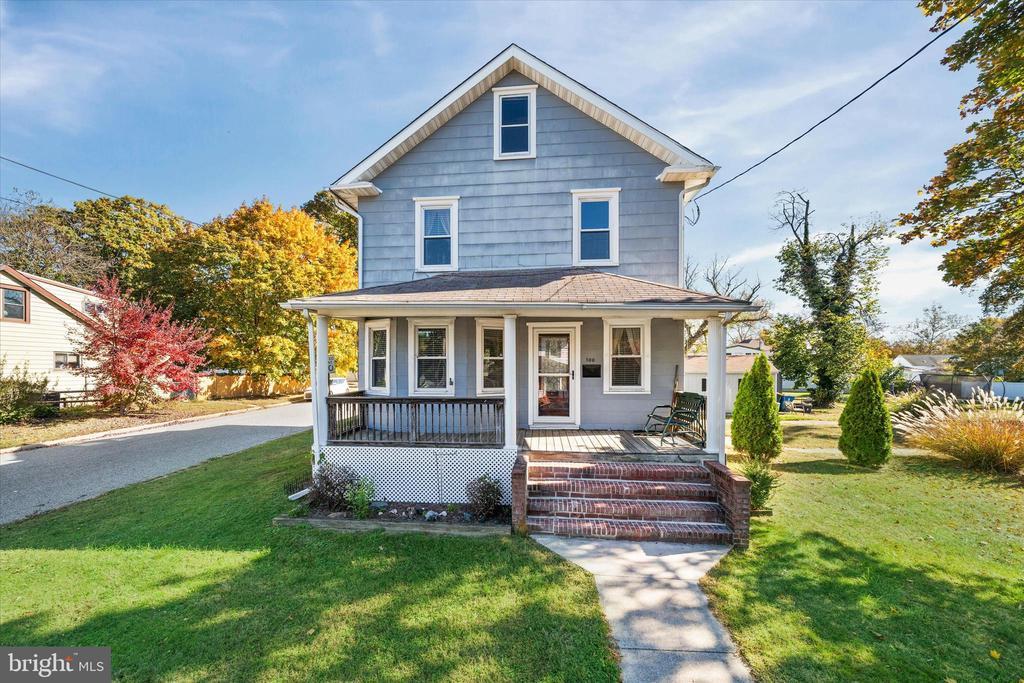 100 Locust Ave, WILMINGTON