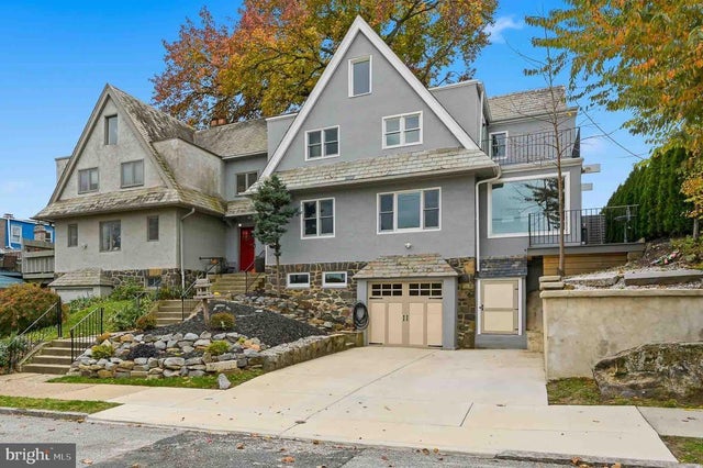 1102 W 10th St, Wilmington