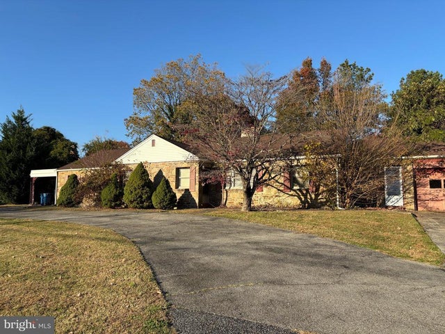 207 Rolling Green Ave, New Castle