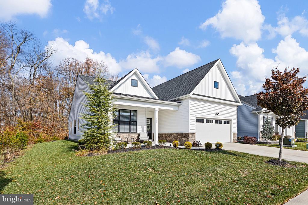 511 Davis Falls Dr, NEWARK