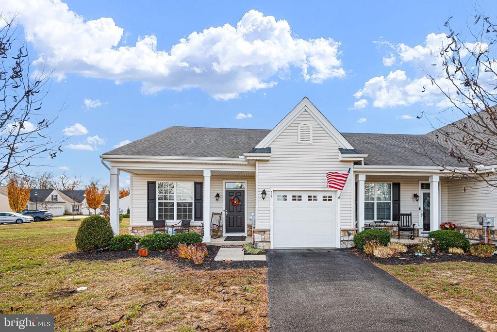 77 Grand National Ln #12, NEWARK