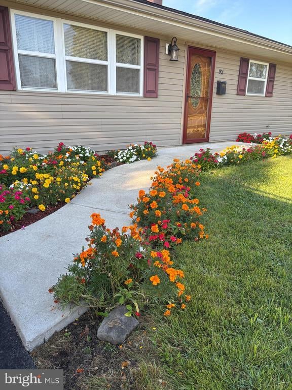 901 Birchwood Dr, Newark