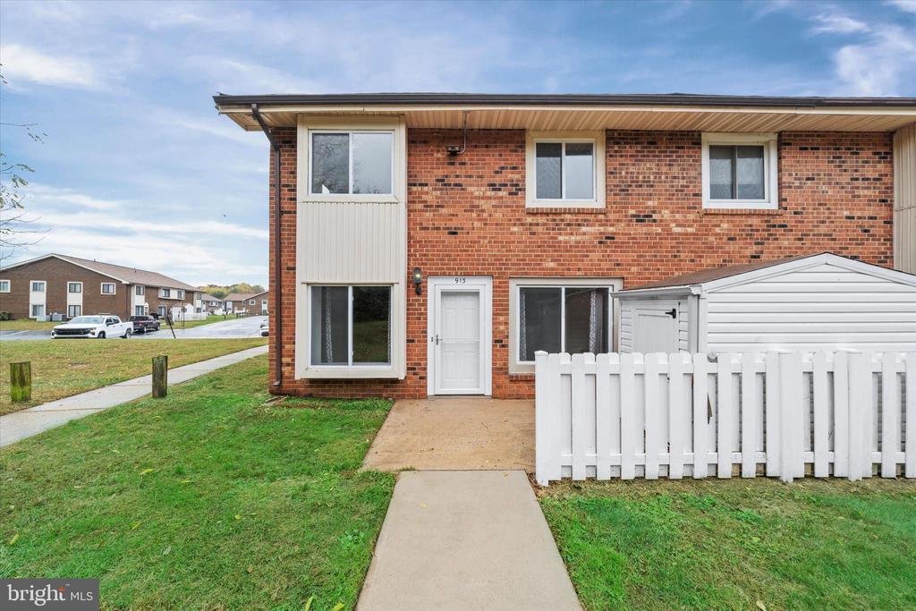 913 Cobble Creek Curv #913c, NEWARK