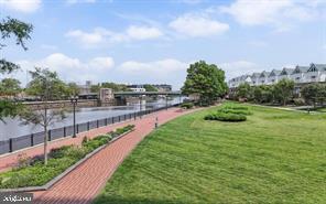 105-unit Christina Landing Dr, Wilmington