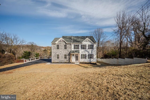 6 Sheldon Dr, Newark