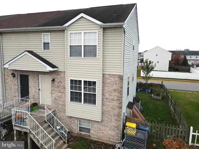 722 Marian Dr, Middletown