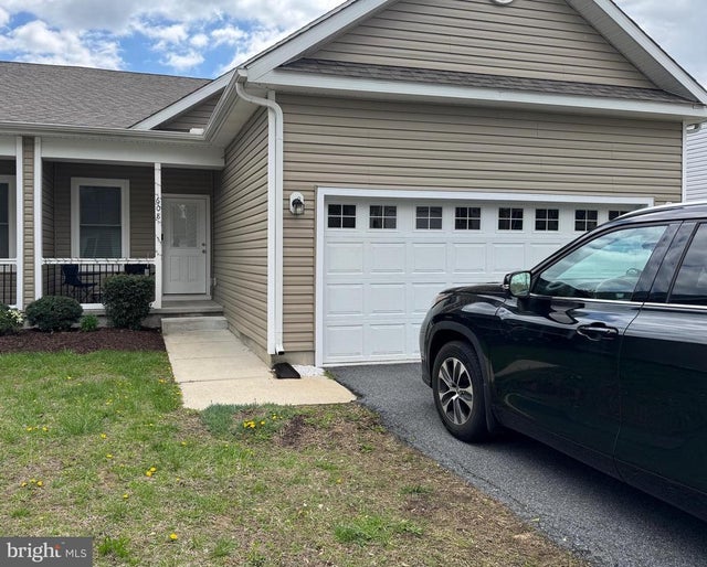 608 Beechwood Ave, Milford