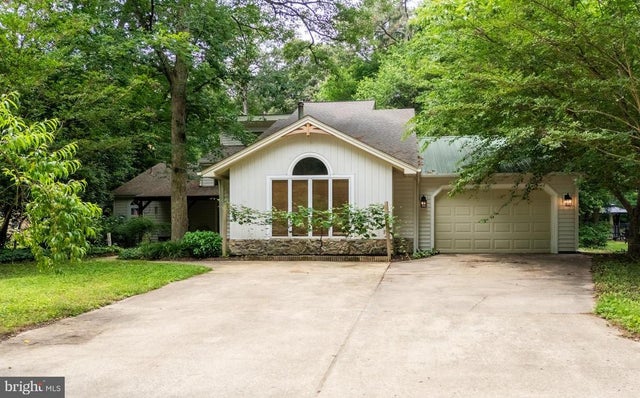 13708 Collins Pond Rd E, Georgetown