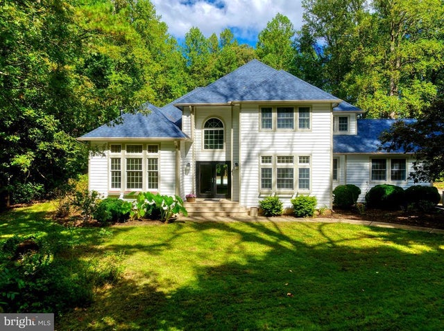 29247 White Pine Ln, Milton