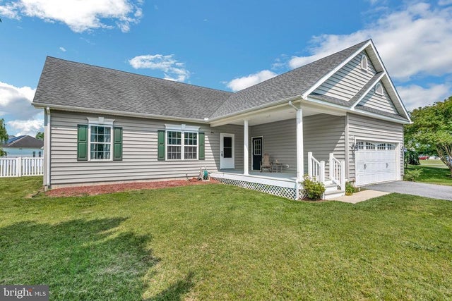 27407 Walking Run, Milton