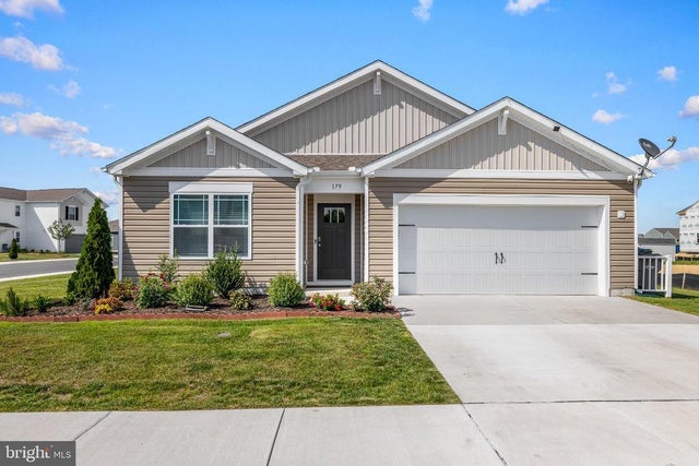 179 Pond View Ln, Seaford