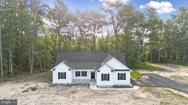 32727 Tussock Dr, Laurel