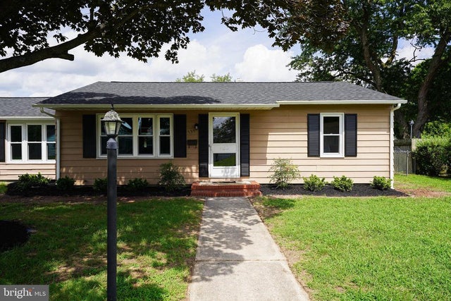 737 Magnolia Dr, Seaford