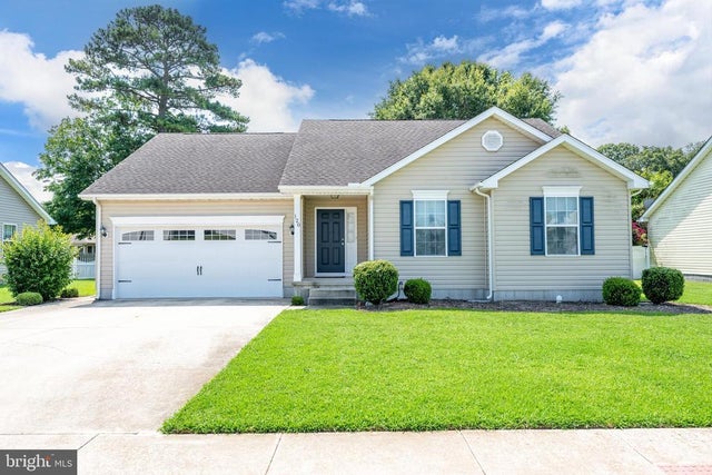 120 Belle Ayre Dr, Seaford