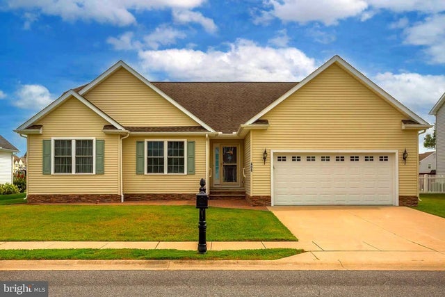 408 Plantation Dr, Seaford