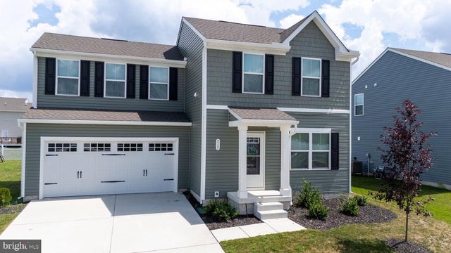 515 Peachtree Ln, Seaford