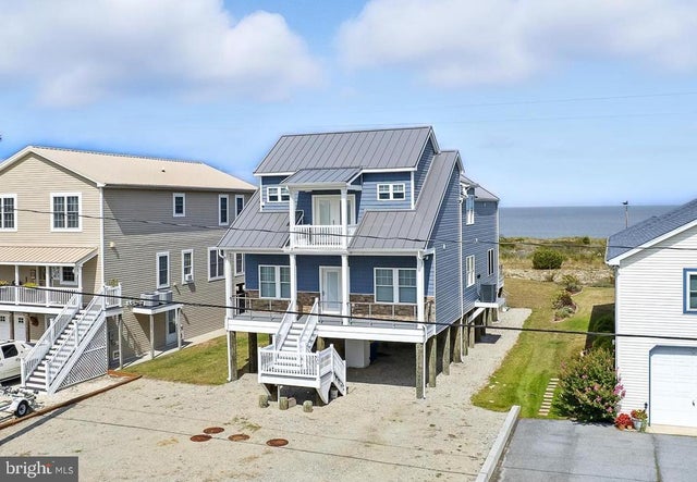 549 Bay Avenue, Milford