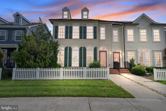 307 Brick Ln, Milton