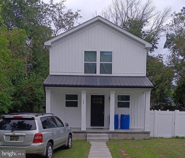 708 Willow St, Ellendale