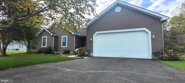 912 Little Brooke Ln, Seaford