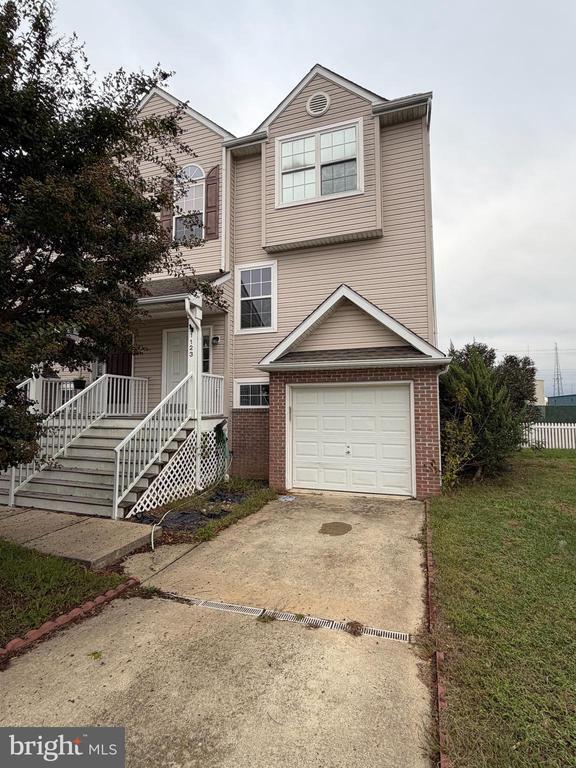 1123 Magnolia Dr, Seaford