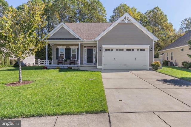 18893 Riverwalk Dr, Milton