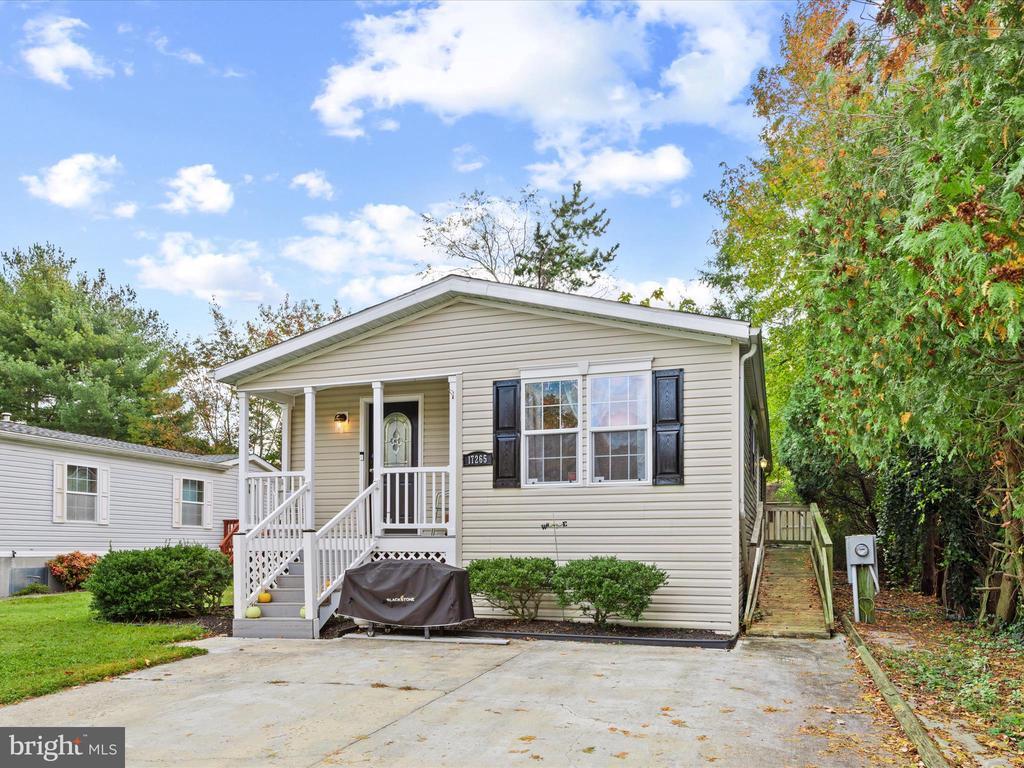 17265 Pine Water Dr, LEWES