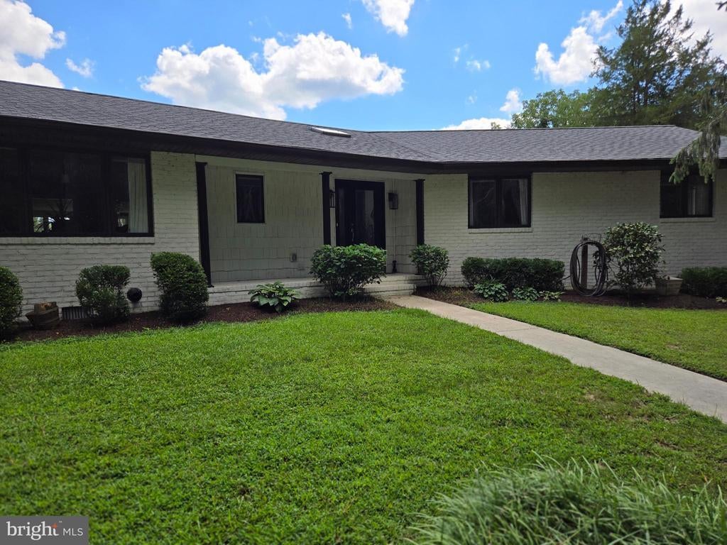 708 Meadow Brook Ln, MILFORD