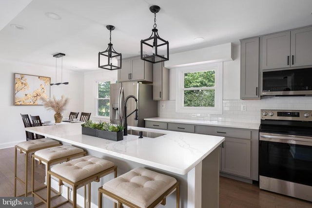 7677 Mueller Dr, Glen Burnie