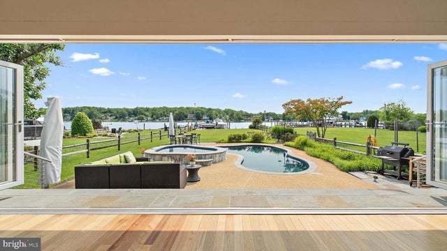 22 East Lake Drive, Annapolis