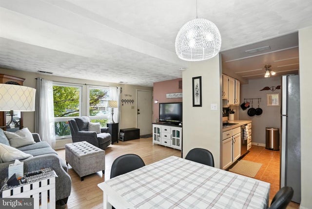 528 Glen Ct, Glen Burnie