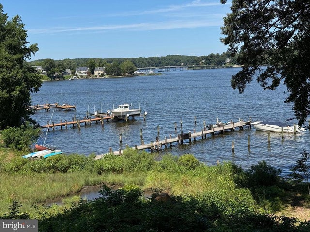 2946 Edgewater Dr, Edgewater