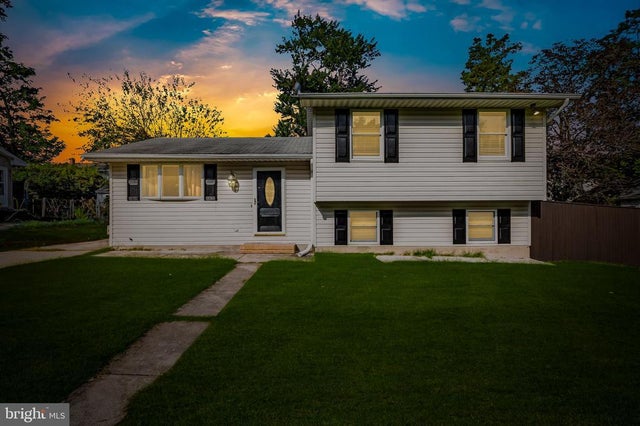 7666 Pine Haven Dr, Pasadena