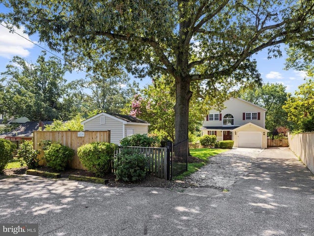 619 Riverside Dr, Pasadena