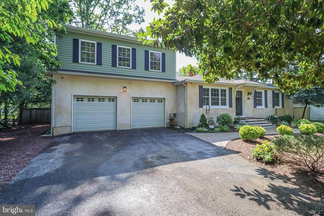 3925 River Club Dr, Edgewater