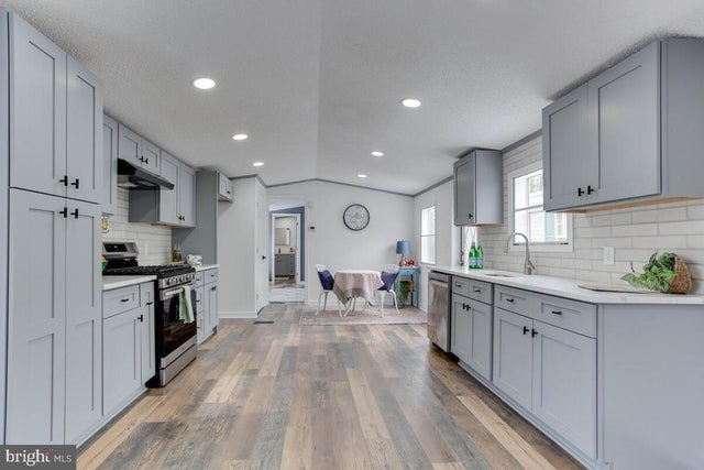 239 Edward Ln, Lothian