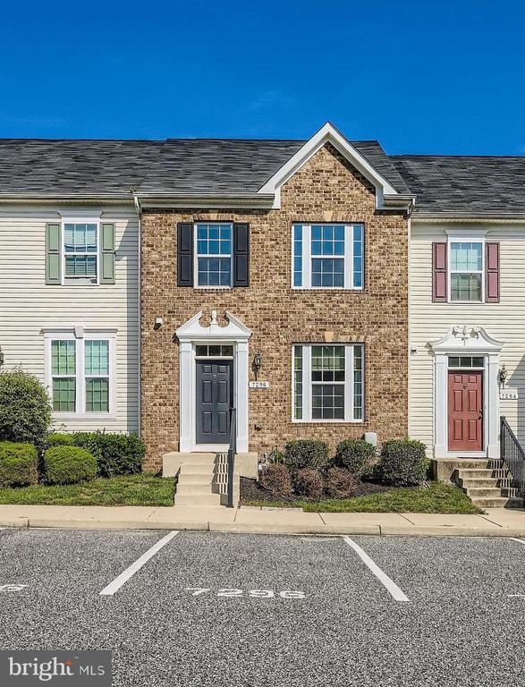 7296 Dorchester Woods Ln, Hanover