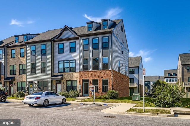 640 Chalcedony Ln, Glen Burnie