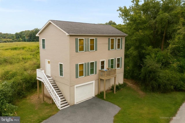 3762 Beach Drive Blvd, Edgewater