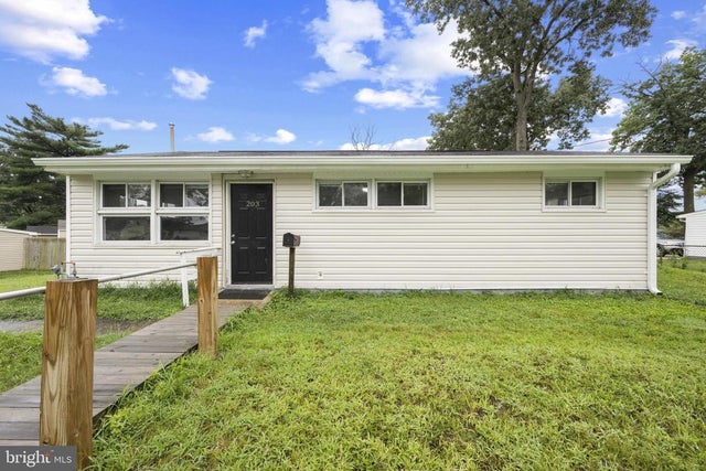 203 Buckingham Dr, Glen Burnie